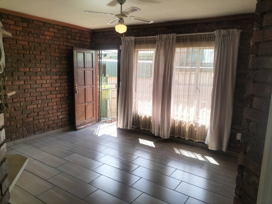2 Bedroom Property for Sale in Uitsig Free State